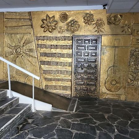 Superbe Apartement En Residence Avec Piscine Roses Zewnętrze zdjęcie
