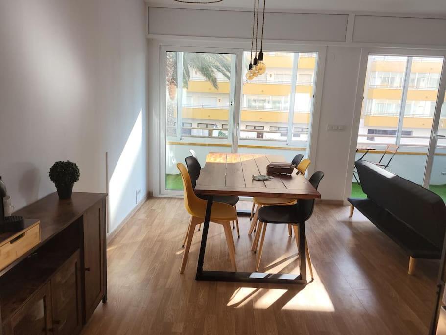 Superbe Apartement En Residence Avec Piscine Roses Zewnętrze zdjęcie