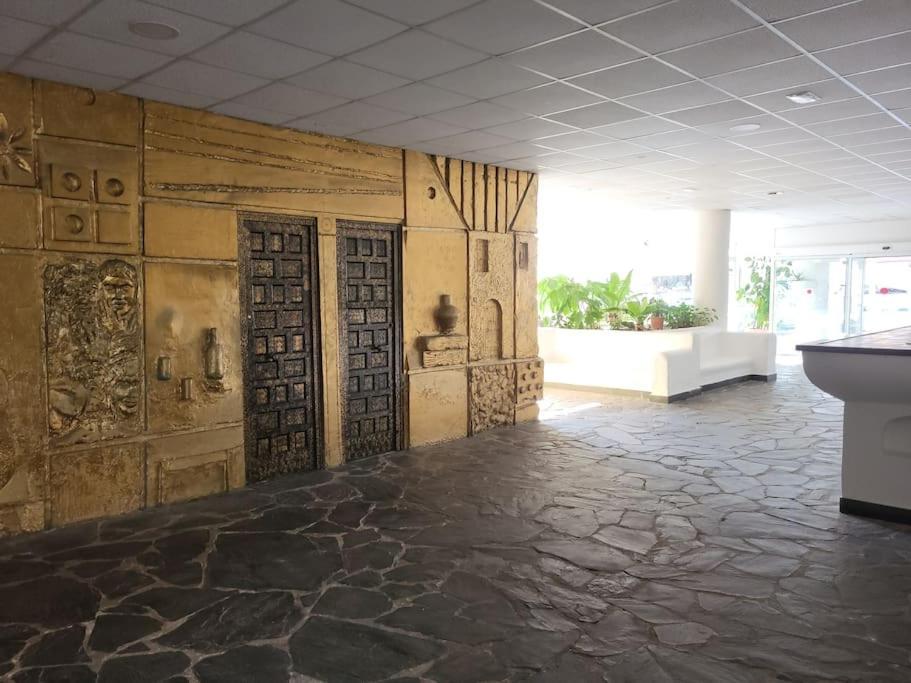 Superbe Apartement En Residence Avec Piscine Roses Zewnętrze zdjęcie