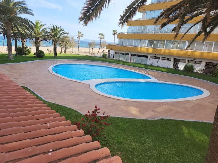 Superbe Apartement En Residence Avec Piscine Roses Zewnętrze zdjęcie