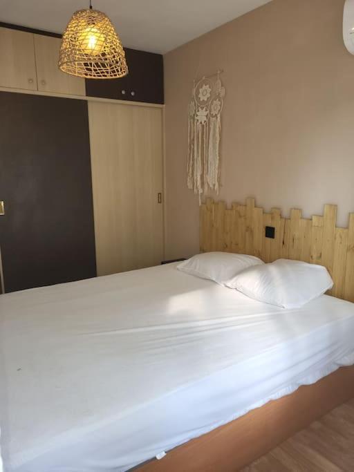 Superbe Apartement En Residence Avec Piscine Roses Zewnętrze zdjęcie